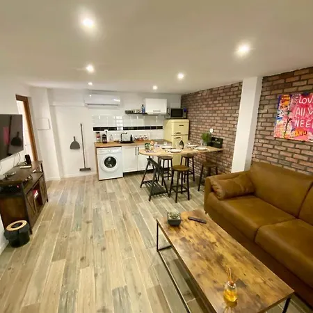 Heritage Apartment *