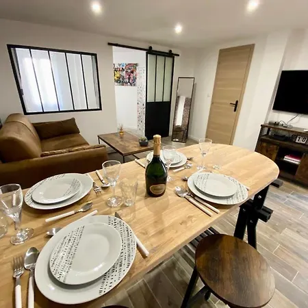 Heritage Apartment *